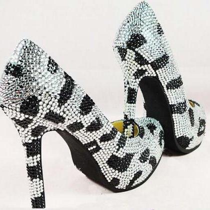 Fashion Black White Wedding Bridal Shoes..