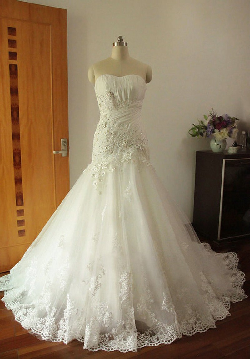 Strapless Sweetheart Lace Mermaid Wedding Dress Featuring Lace-up Back