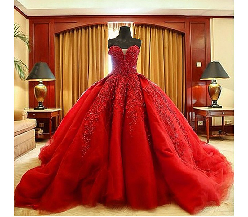 Red Lace Appliques Sweetheart Floor Length Tulle Wedding Gown Featuring Train