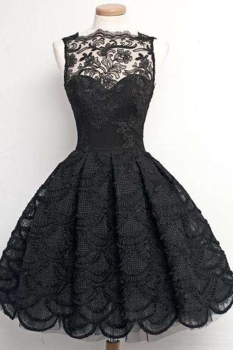 Black Lace Sweetheart Illusion Short Homecoming Dress Featuring Scallop Hem